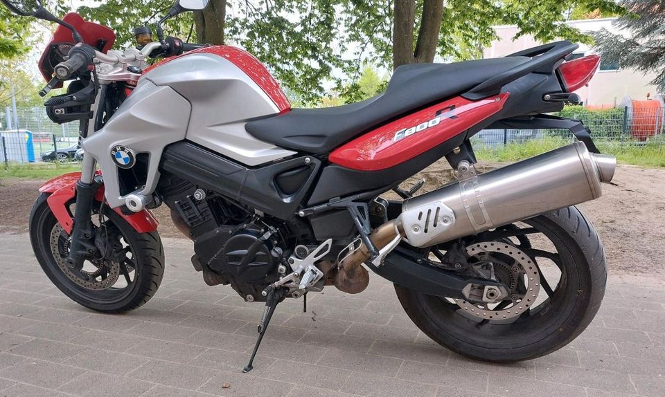 BMW F800R offen in Wiesbaden