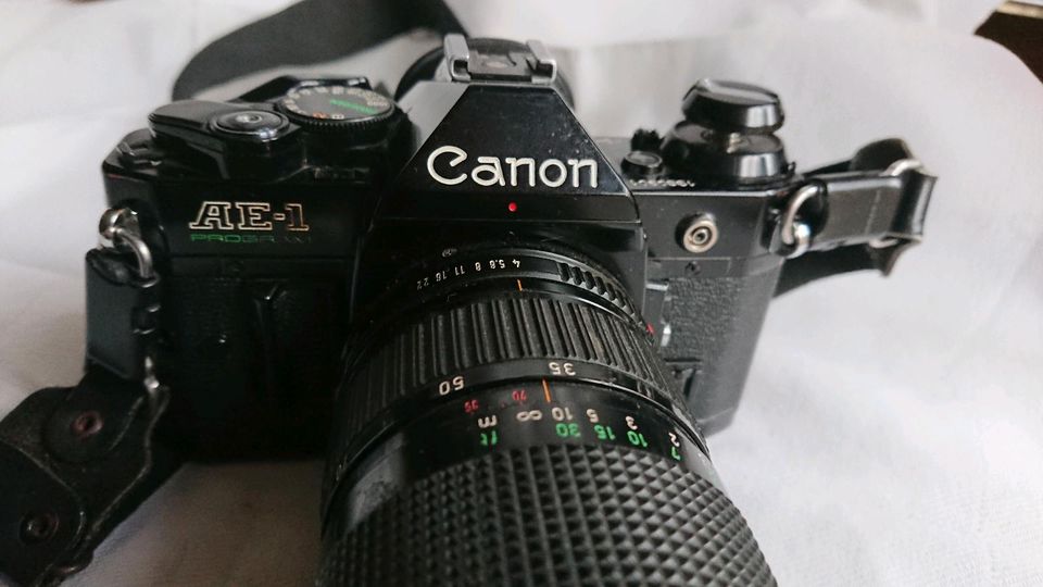CANON Kamera AE-1 schwarz in Halstenbek