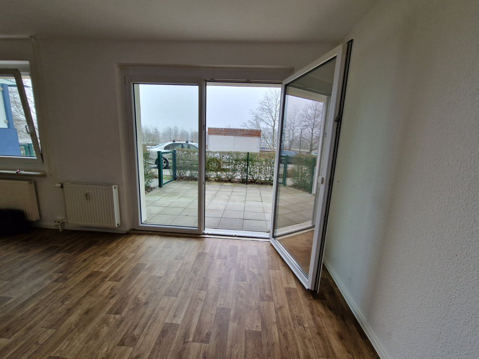 Rollstuhlgerechte 2-Raum-Wohnung im Erdgeschoss mit schöner Terrasse in Hohenstein-Ernstthal