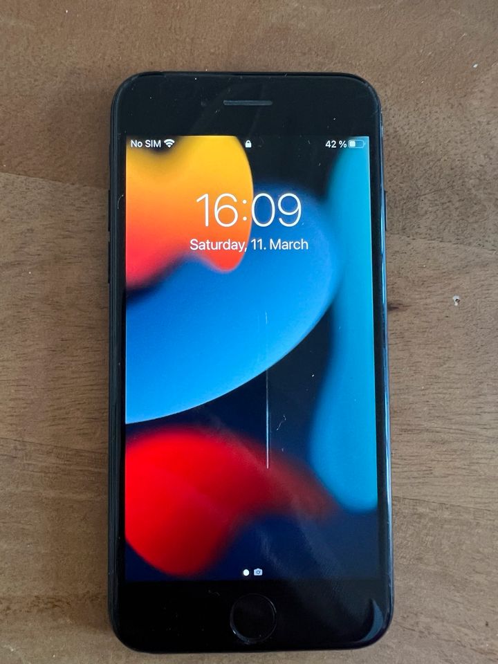 iPhone 7 schwarz *128 GB inkl. Hülle in Berlin