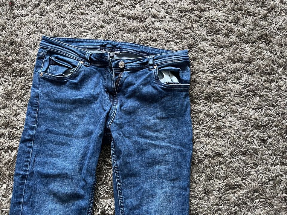 Fransen Jeans Blue Motion 42 in Nürnberg (Mittelfr)