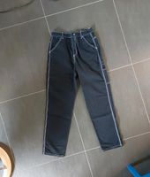 Jeans Divided schwarz Mädchen Damen weiße Nähte Gr 36 Baden-Württemberg - Gerlingen Vorschau