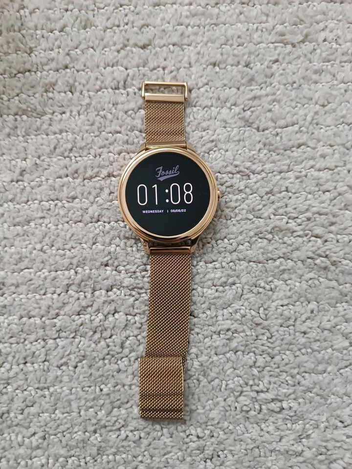 Fossil SmartWatch DW11F1 in Gold in Dußlingen