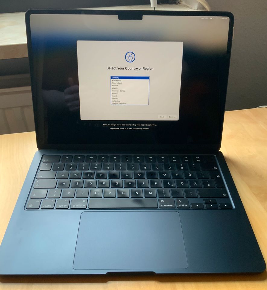 Apple MacBook Air M2 (2022), 13.6", 8GB RAM, 256GB SSD in Neuwied