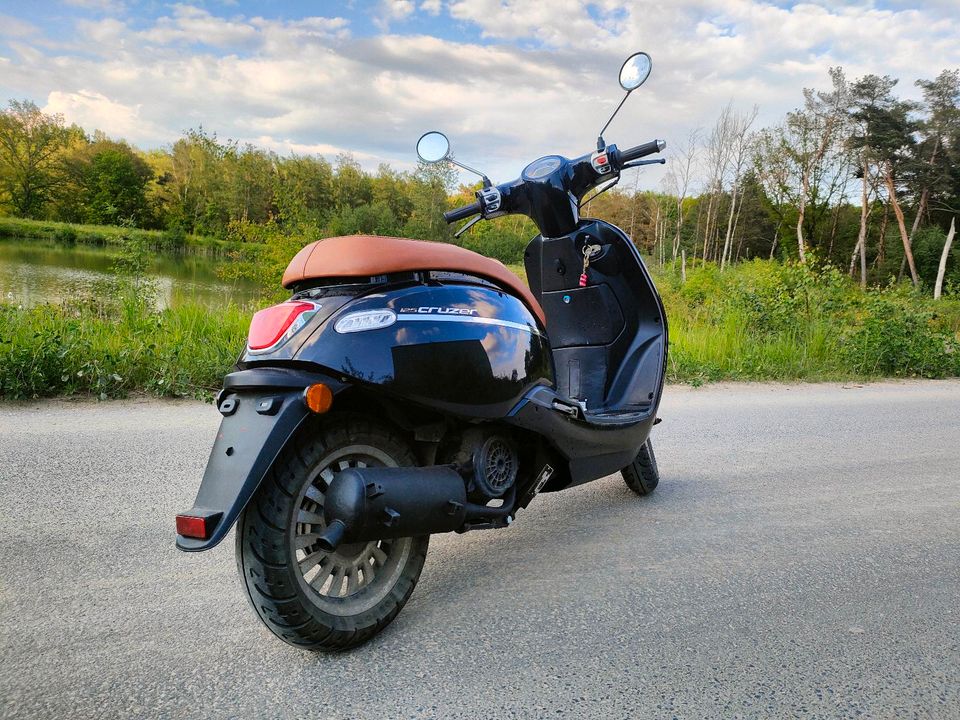 Explorer cruiser 125 (no Yamaha, Ktm, Piaggio) in Girod