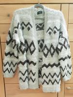 Strickjacke, grau mit Muster, flauschig Niedersachsen - Ronnenberg Vorschau