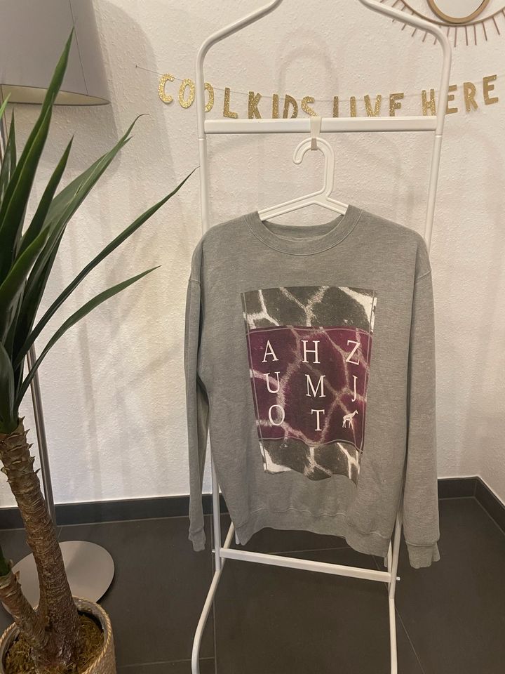 Ahzumjot Merch Pulli in Königswinter