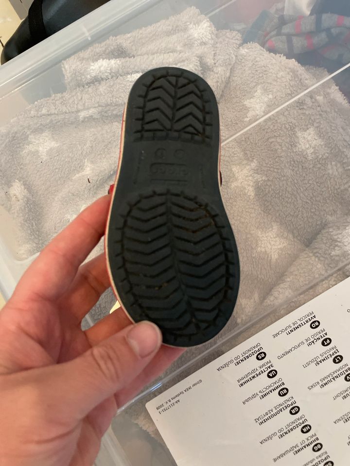 Crocs Kinderschuhe Badeschuhe Größe 22 in Potsdam