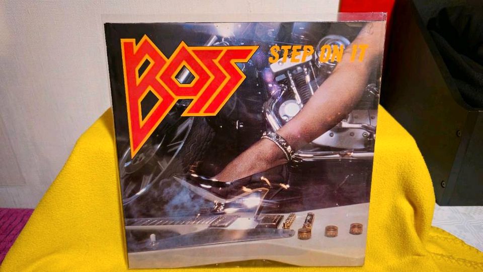 LP '1984' BOSS Step on it + Bonus in Pinneberg