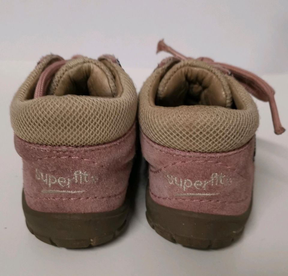 Super fit Baby Mädchen Leder Schuhe Gr. 20 in Albershausen
