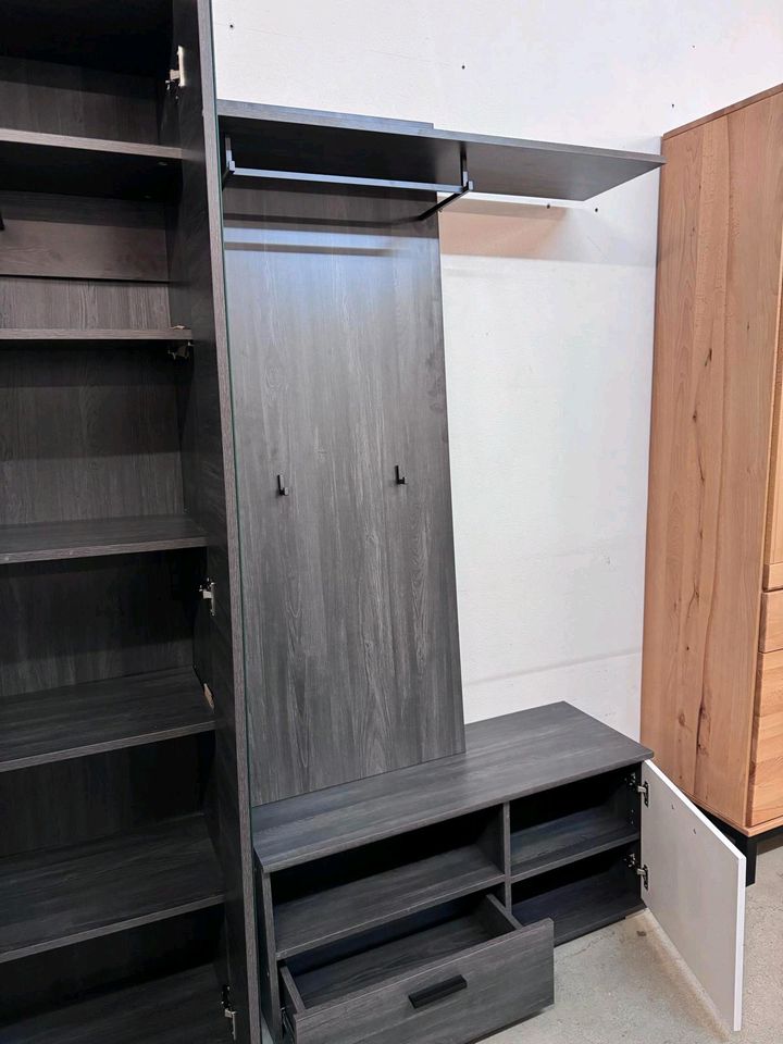 Garderobe 3tlg Flurgarderobe MERLIN Versand Bühne in Borgentreich