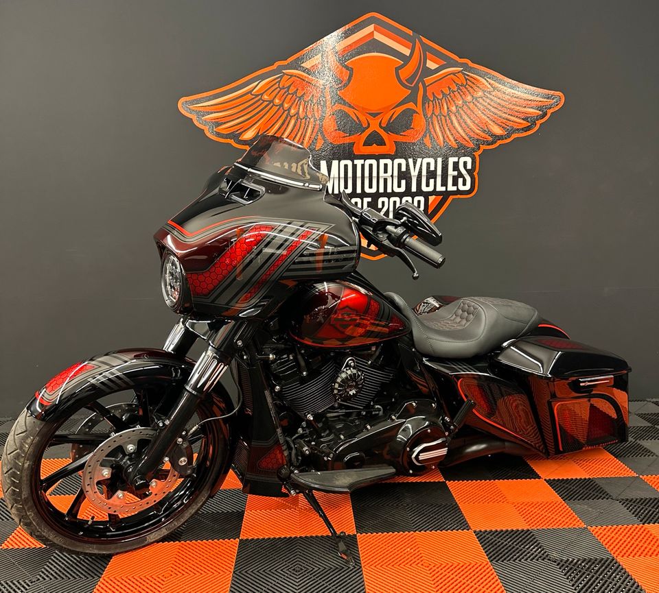 Harley Davidson Street Glide Custom Bagger AirRide in Birkenfeld