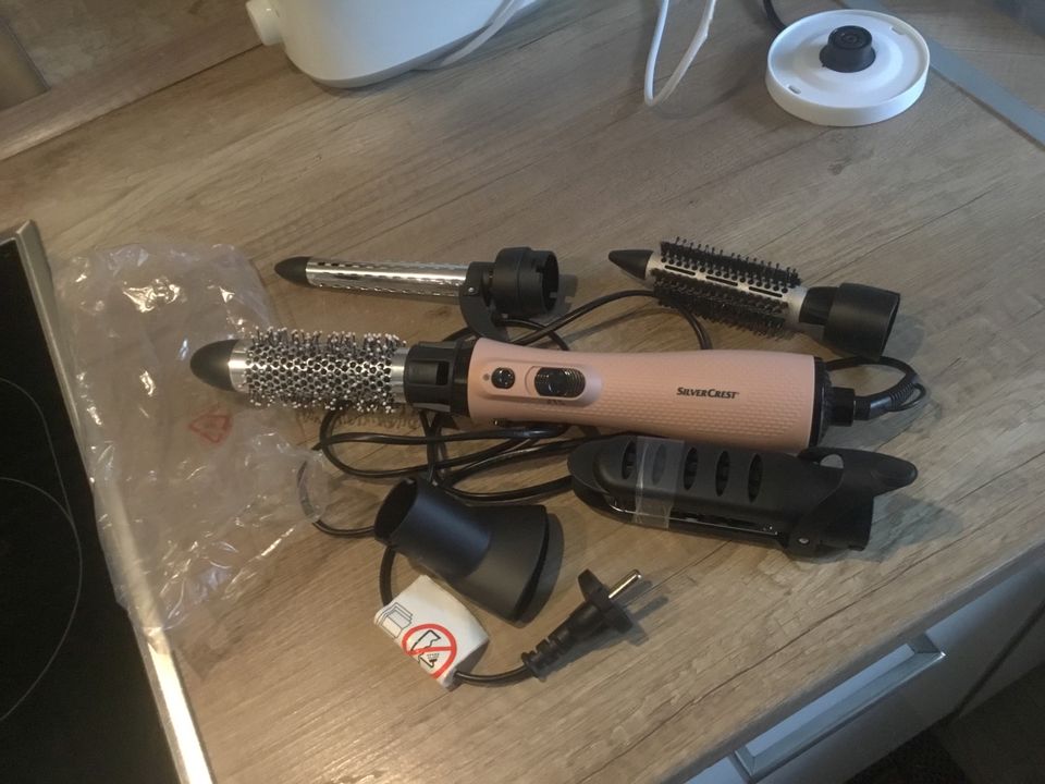 NEU Curler Haarföhn 6 in einem Lockenstab Curler Glätter usw NEU in Duisburg