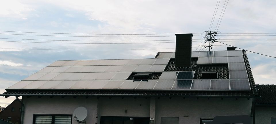 Professionelle Photovoltaikanlage Solar PV Anlagen Reinigung in Neunkirchen