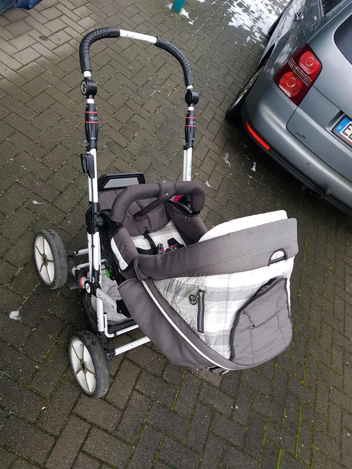 Hartan Kinderwagen mit Regen- & Sonnenschutz + weitere Extras in Finsterwalde