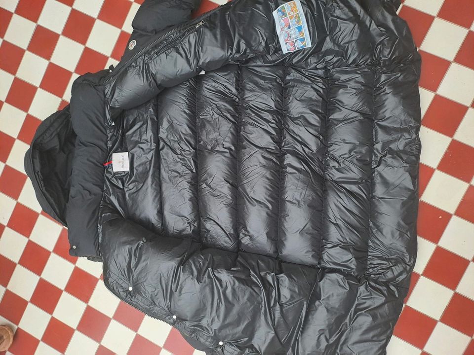 NEU Moncler Jacke Herren Hanoverian Daunenjacke schwarz lang in Hamburg