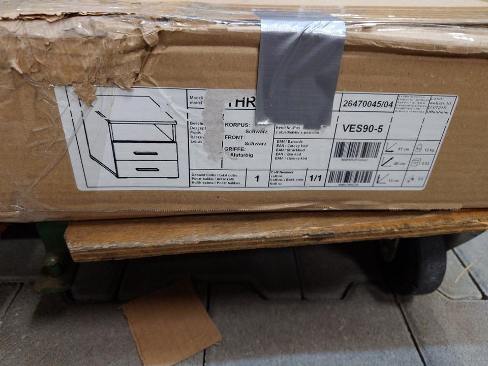 Schreibtischschrank/Nachttisch Model Three schwarz neuwertig in Rödermark