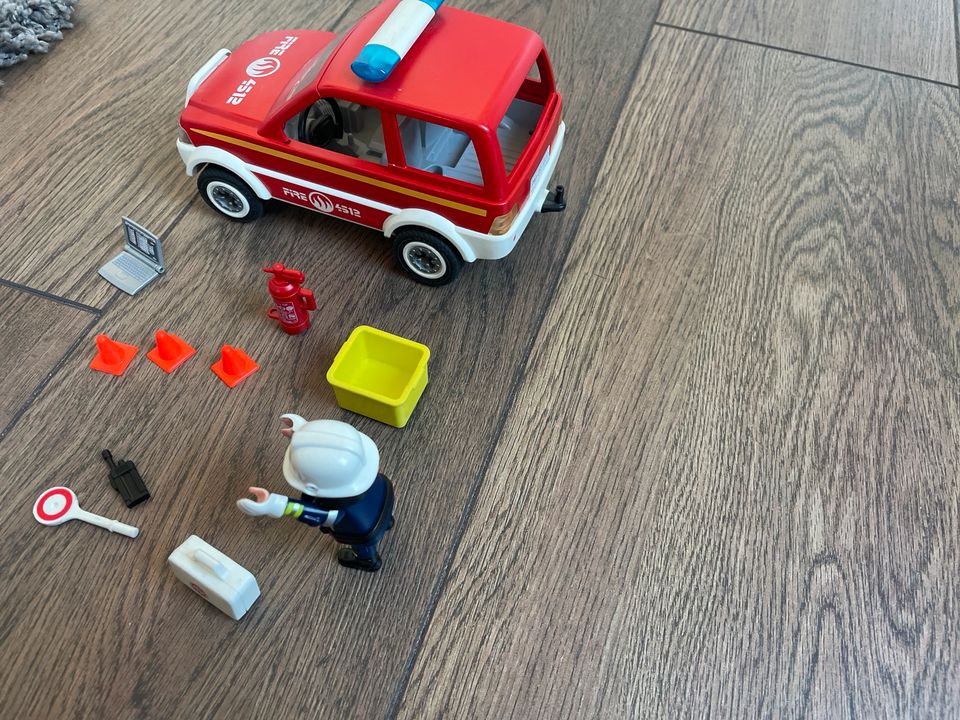 Feuerwehrauto Kommandowagen 4822 Playmobil vollständig in Essen