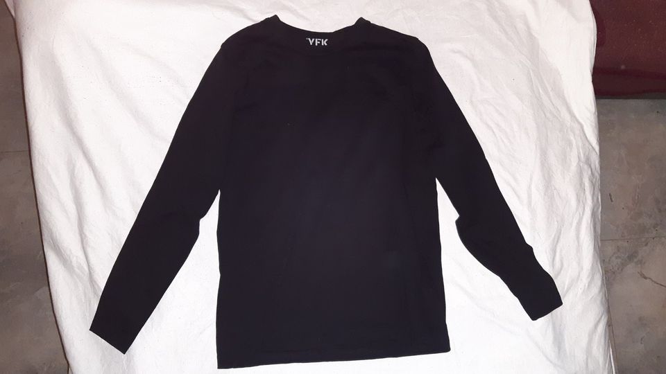 Kinder-Langarmshirt Schwarz Größe 146/152 NEU in Adelzhausen