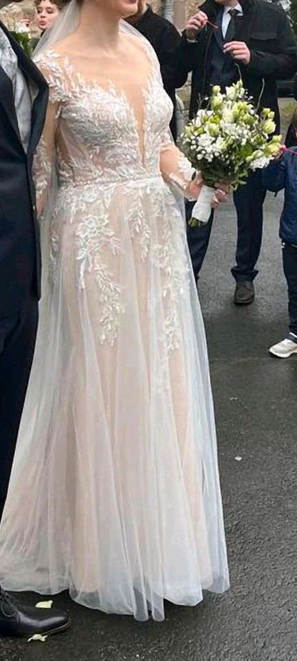 TRAUMHAFTES Hochzeitskleid/Brautkleid Größe 38/40 in Göttingen