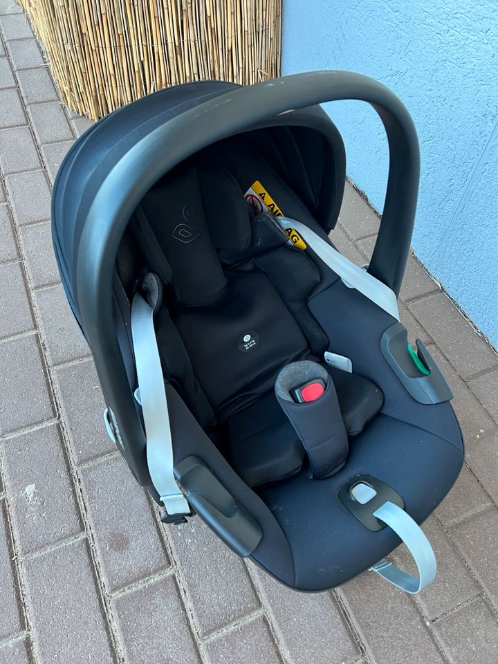 Maxi Cosi Lila XP mit Oria xxl Babywanne und Babyschale in Parchim