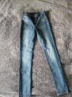 Röhrenjeans von H&M Größe 40 Nordrhein-Westfalen - Mülheim (Ruhr) Vorschau