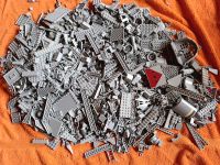 LEGO Bausteine hellgrau ca. 1220 Stück Konvolut Sammlung kg Hessen - Niddatal Vorschau