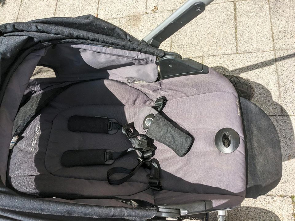 Kinderwagen Babywanne plus Sportsitz Maxi Cosi Mura Plus in München