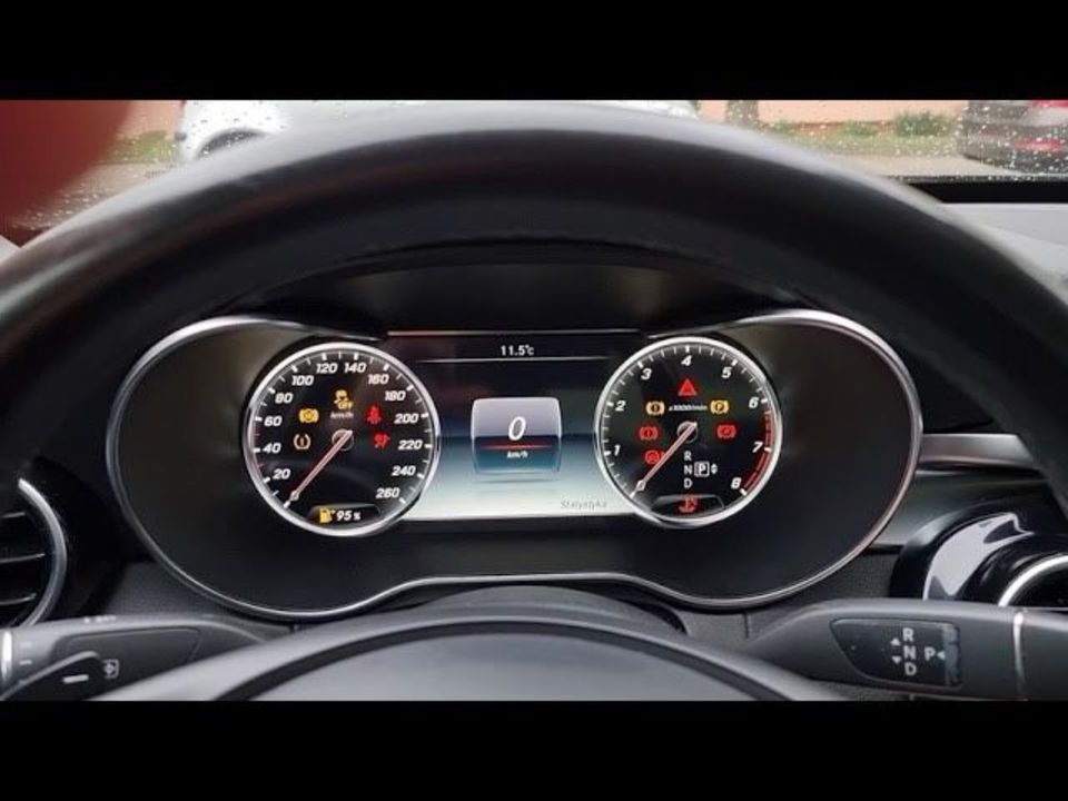 Mercedes Volldigitales Tacho Nachrüstung | W205 / W253 in Bremen