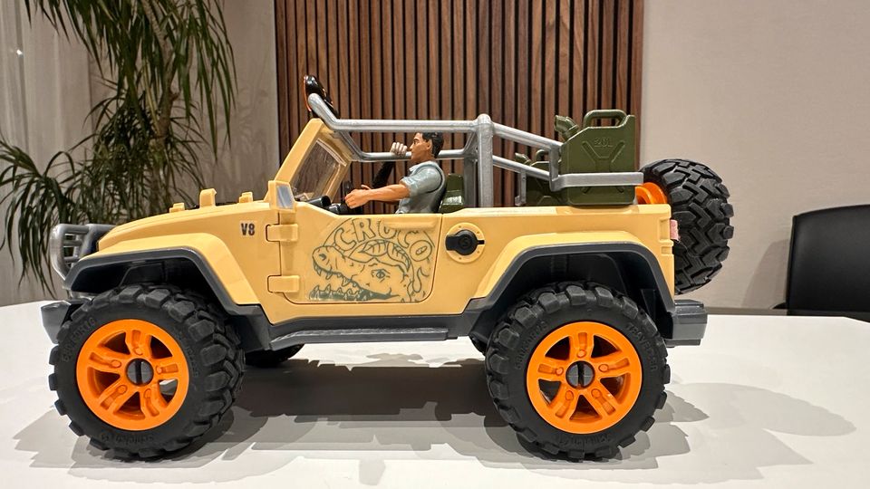 Schleich Geländewagen mit Seilwinde 42410 in Hohen Neuendorf