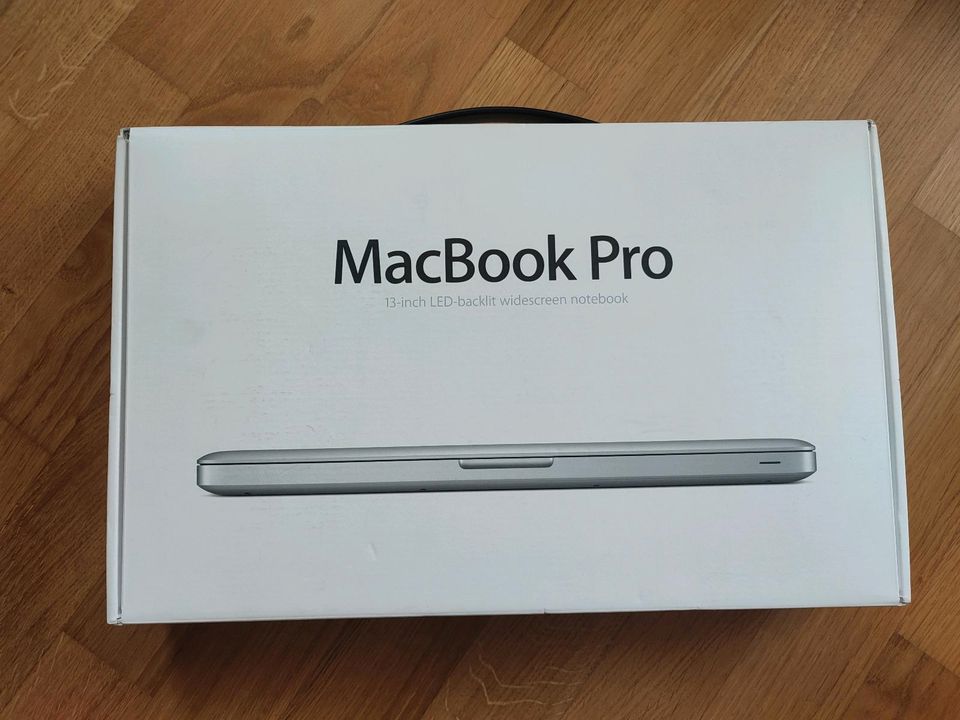 MacBook Pro 13,3 inch (2012) in Originalverpackung für Bastler in Hamburg