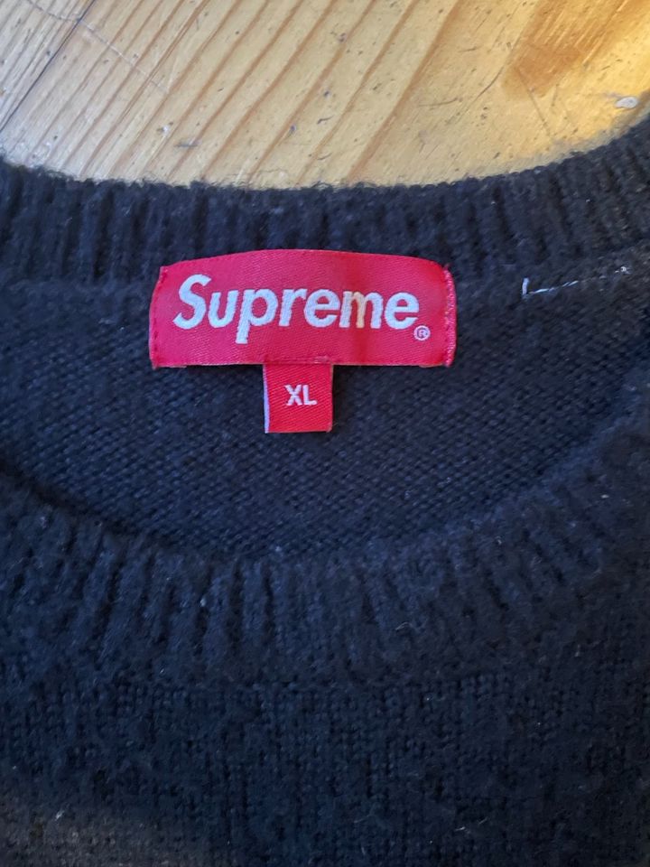 Supreme Sweater Pilled XL in Berlin