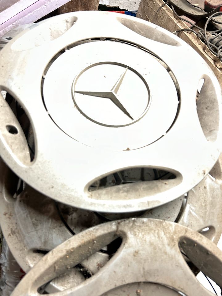 Radkappen Mercedes 4x in Parsau