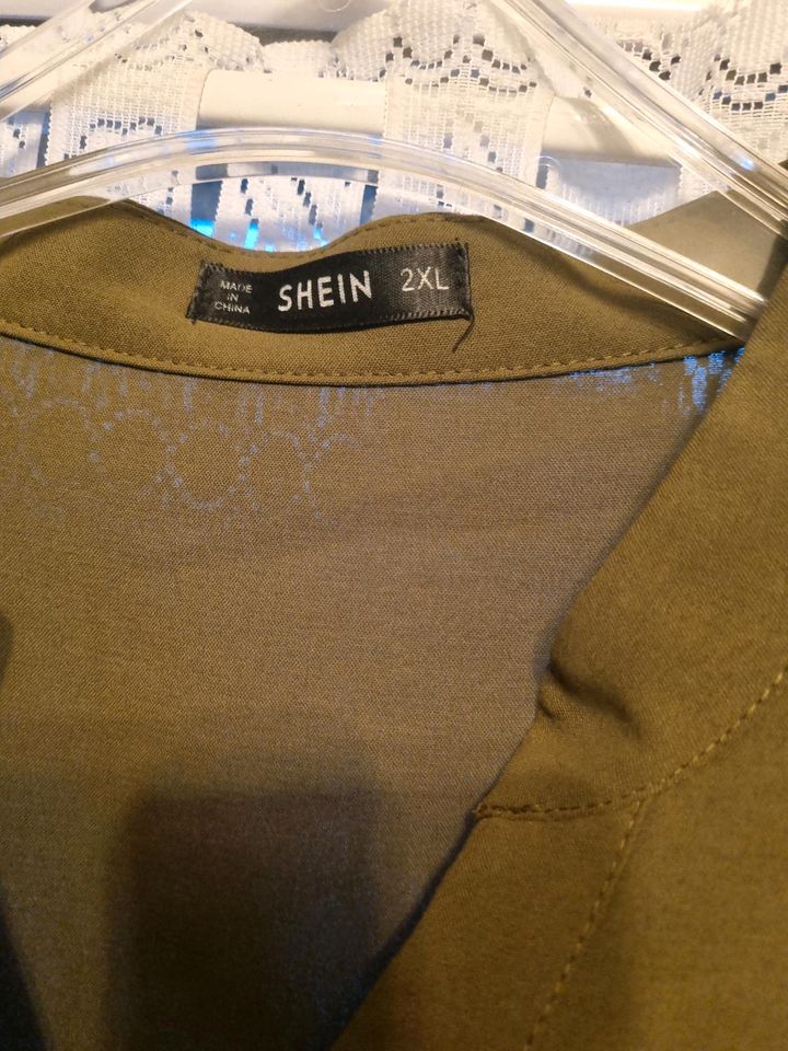 Bluse khaki shein 2XL in Berlin