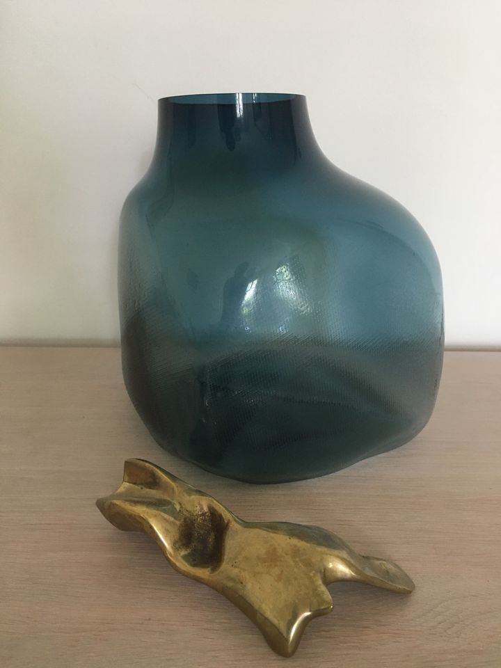 Objekt Bronco Vase blau design by Fabio Vogel - bolia in Berlin