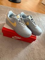 Nike Air Force One babyblau gelb NEU Nordrhein-Westfalen - Lennestadt Vorschau