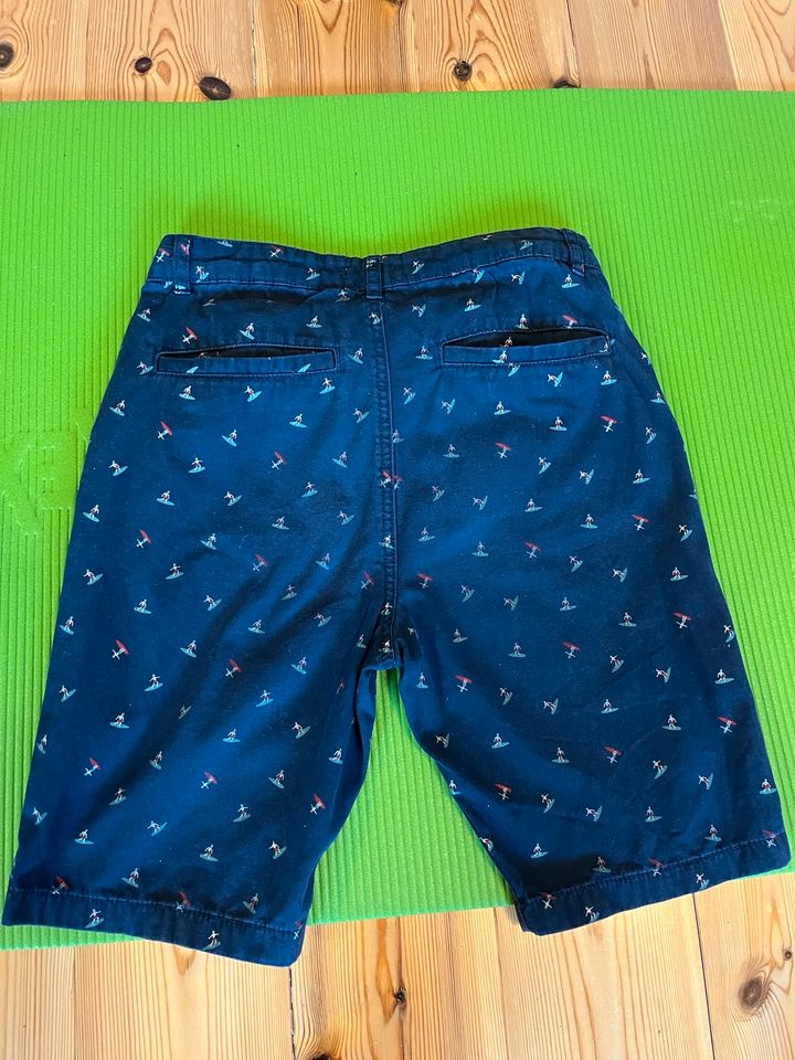 Vertbaudet Shorts kurze Hose chic Gr 152 wie neu in Hopfgarten