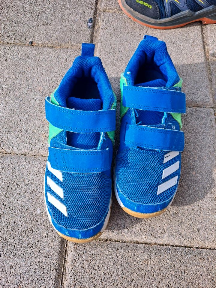 Adidas 33 Hallen Turnschuhe in Ravensburg