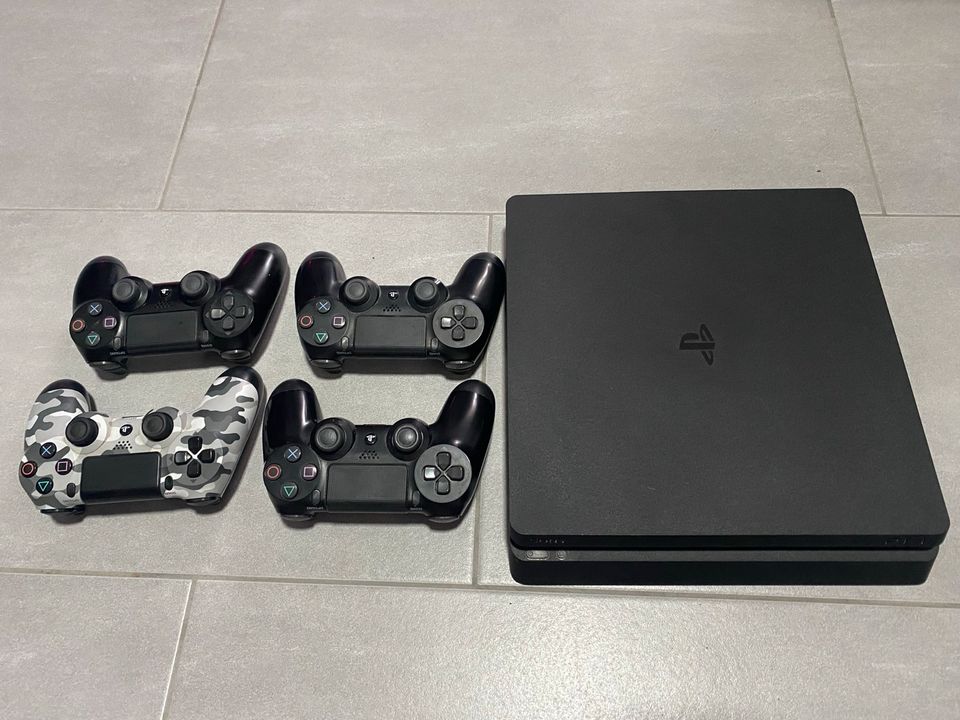 PlayStation 4 Slim in Nürnberg (Mittelfr)