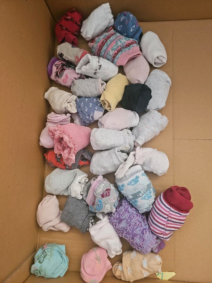 34 Socken für Babymädchen Größe 23-26 in Kamp-Lintfort