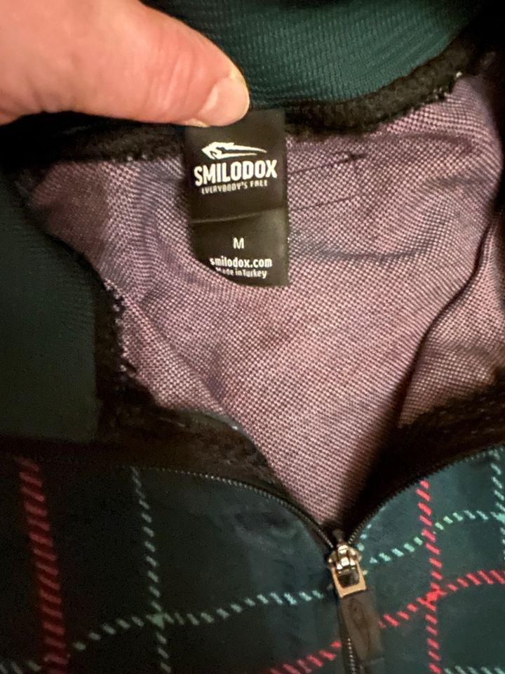 Jacke und Hose von Smilodox in Lohmar