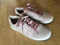 Rieker Sneaker mit Rosenstickerei - altrosé Bayern - Aschaffenburg Vorschau