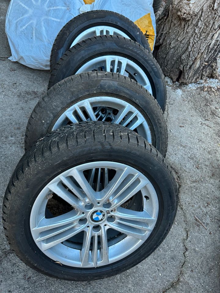 BMW M Paket Felgen 245 50 R 18 Winterreifen 18 Zoll Pirelli in Berlin