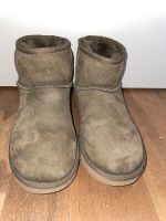 Ugg Boots dunkelgrün Nordrhein-Westfalen - Baesweiler Vorschau