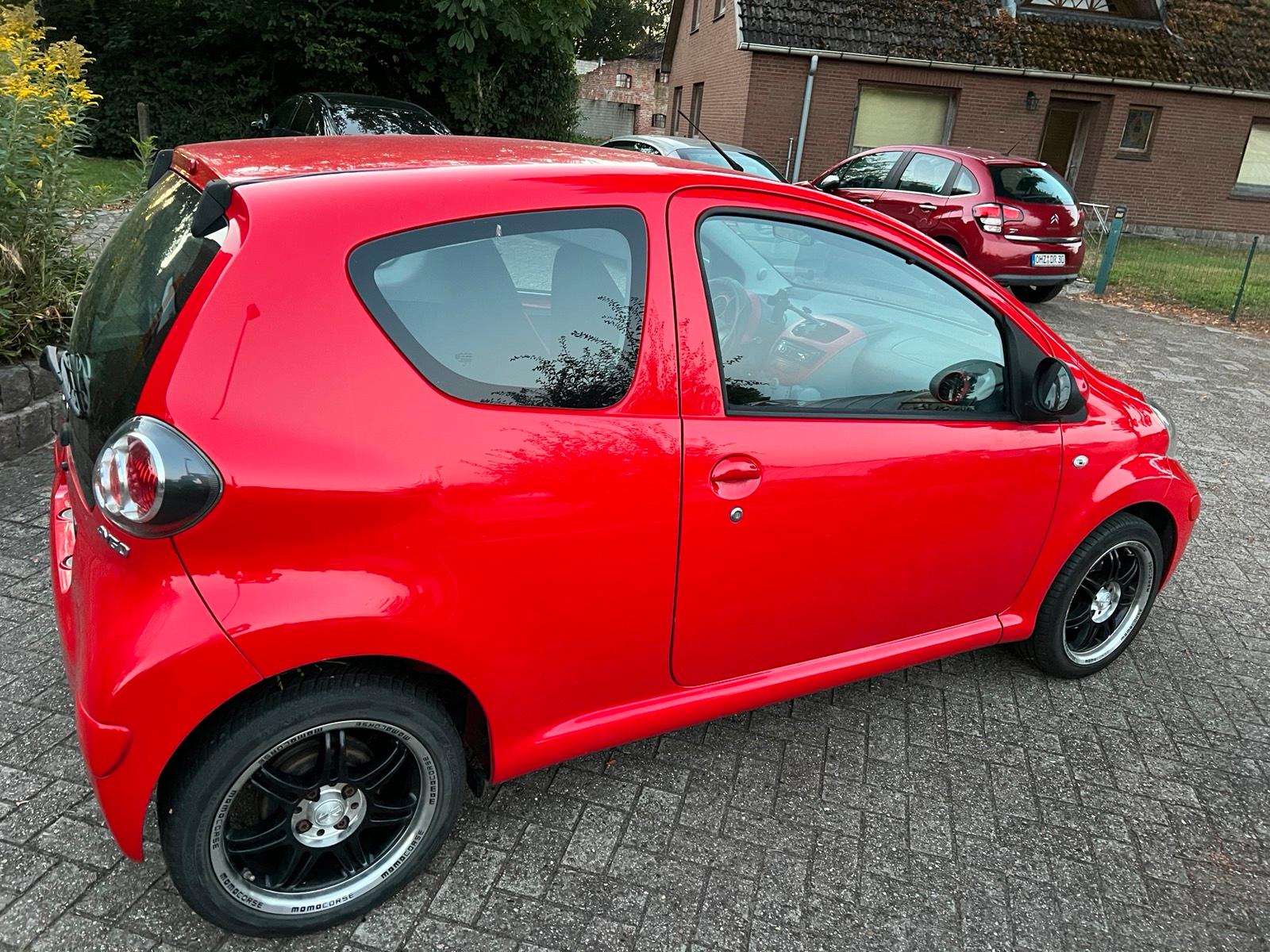 Abbildung des Autos Toyota Aygo 1.0 | TÜV | …