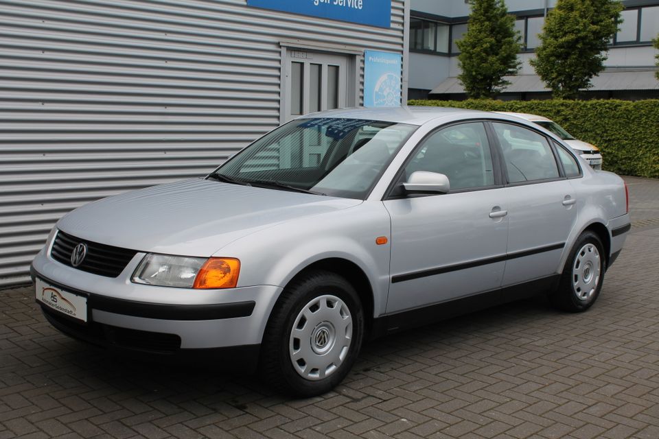 VW Passat 1.6, Gasanlage, Klima, nur 131.Tkm,Zahnr.+TÜV Neu in Krefeld