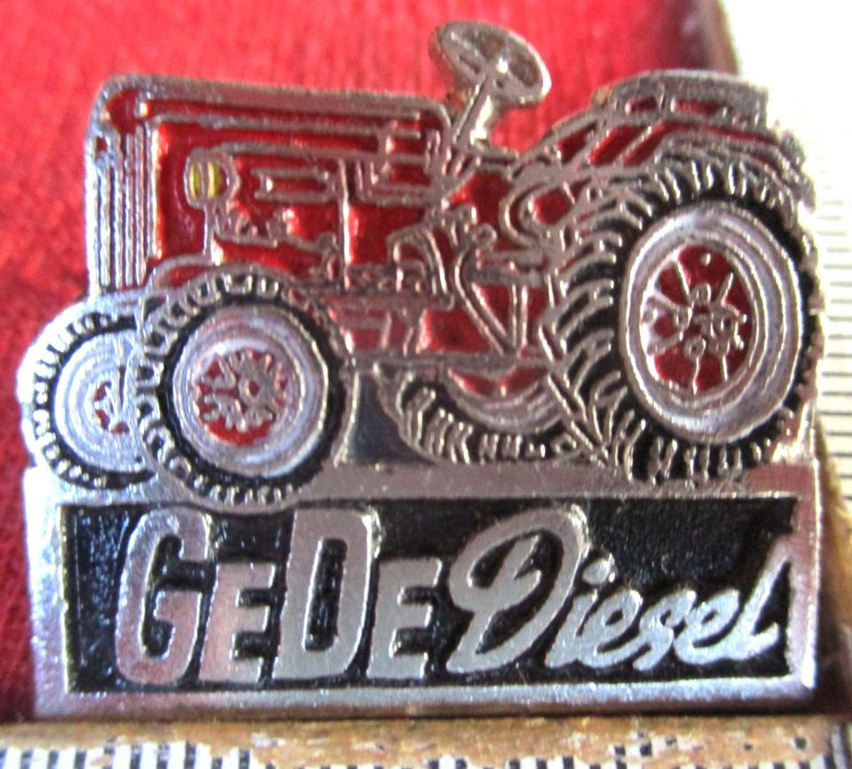 GeDe Diesel Niederlande Trecker Traktor Abzeichen Orden Pin Made in Hoya