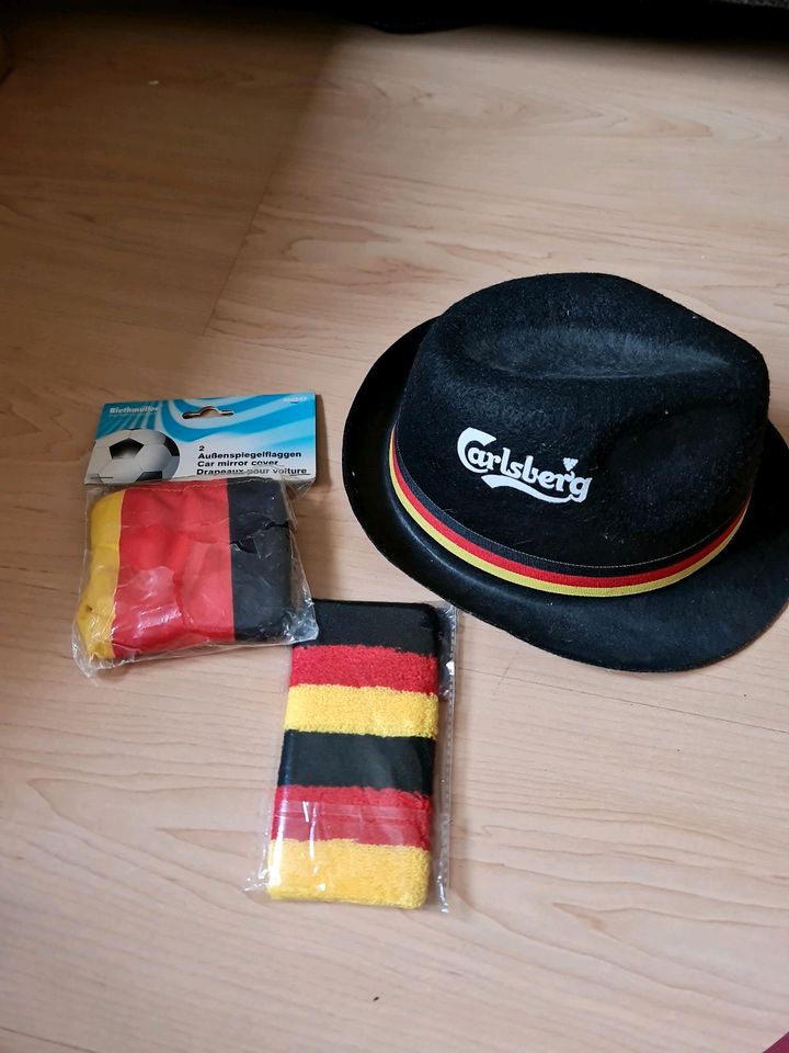 Set Hut Armband und Flagge Deutschland in Göttingen