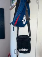 2 Umhänge/Bauchtaschen (Nike,Adidas) Saarland - St. Ingbert Vorschau