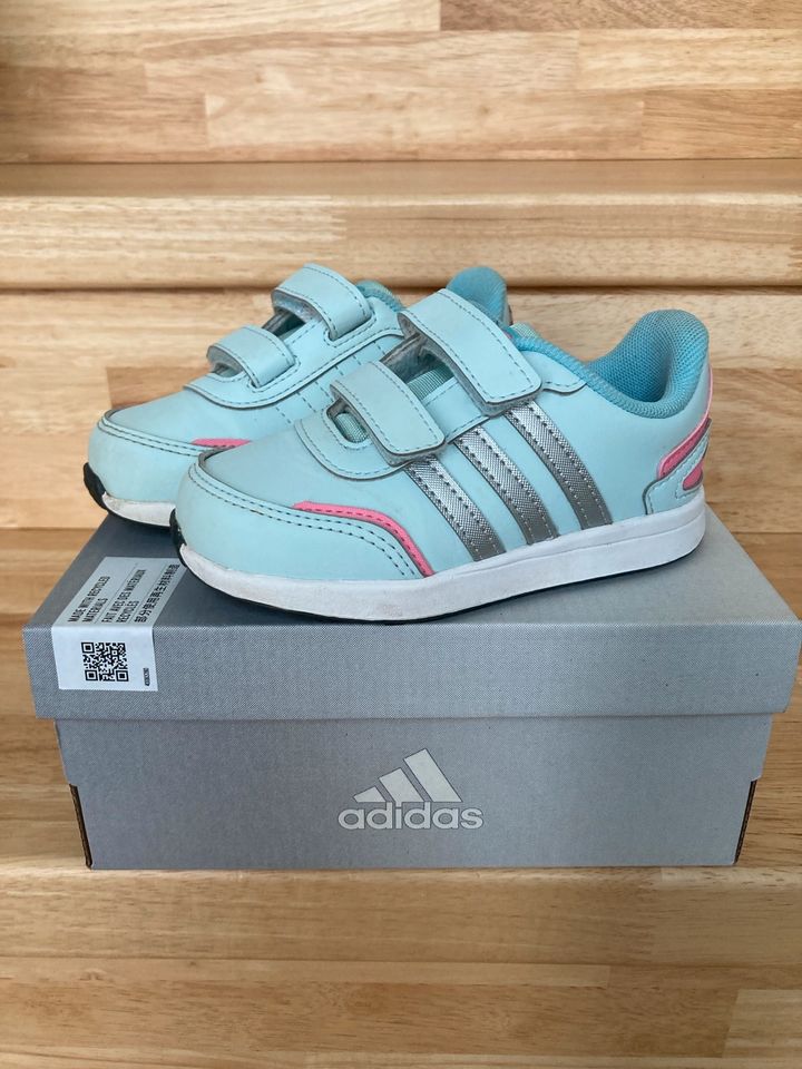 Adidas Sneaker in Irxleben